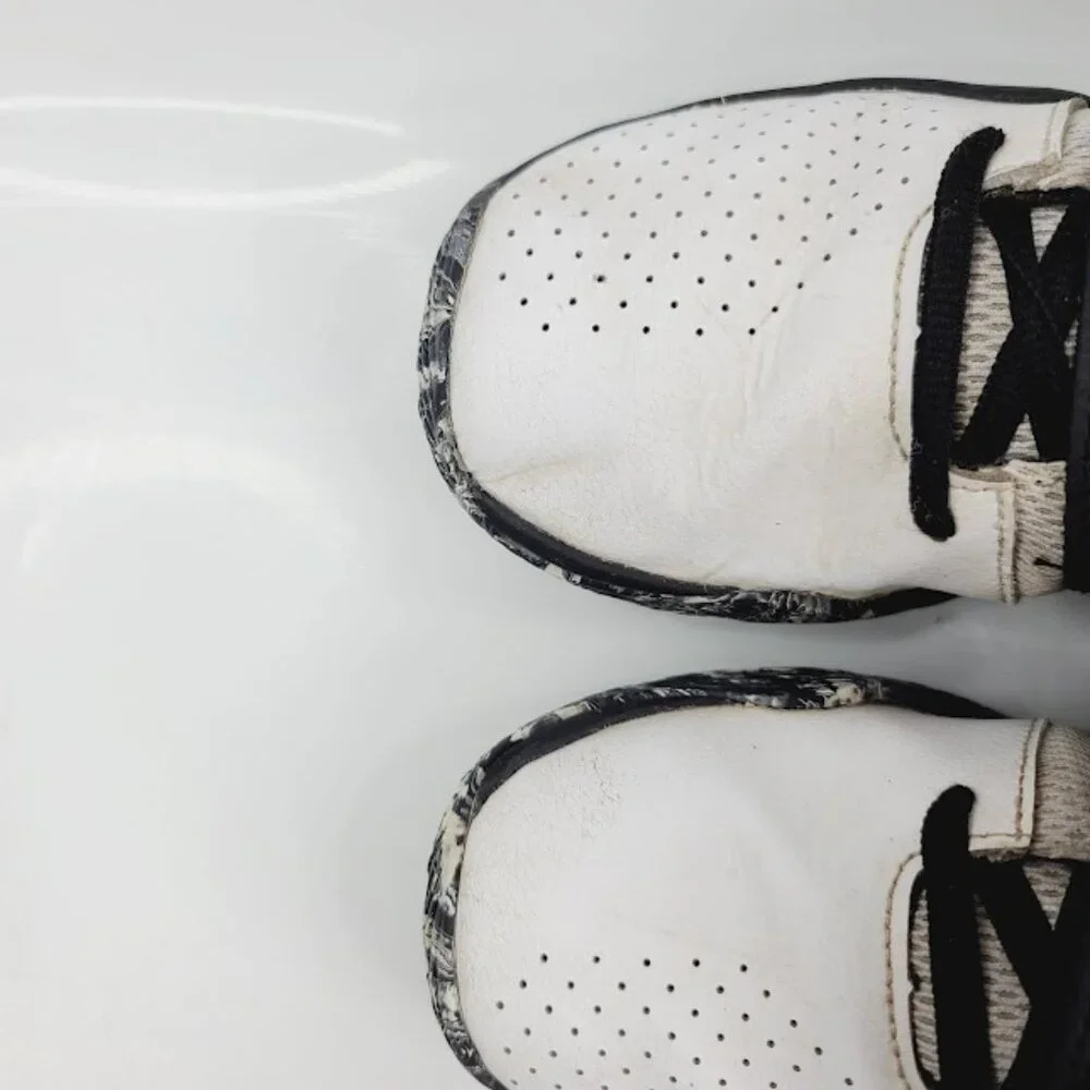 Under Armour Boy's Black White Zone BB Low Top Casual‎ Sneaker Shoes Size 6Y